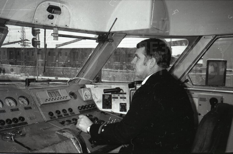В кабинете ЭР-200. Депо Ленинград-Пассажирский-Московский. 1980 г.