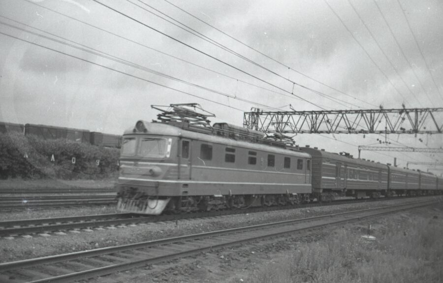 Фирменный поезд «Нева» в пути. 1965 г.