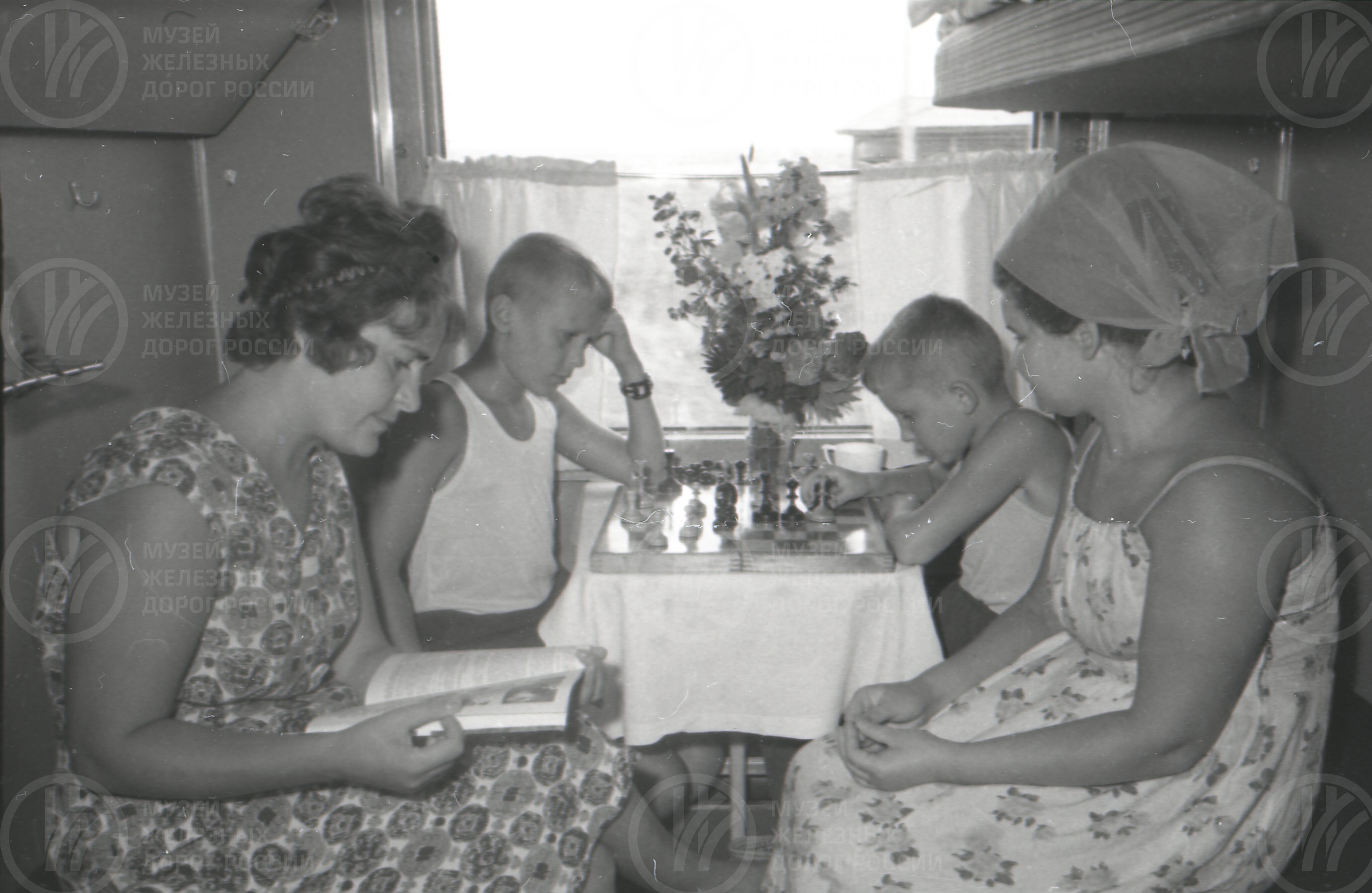 Фирменный поезд «Нева». 1961 г., изображение 4