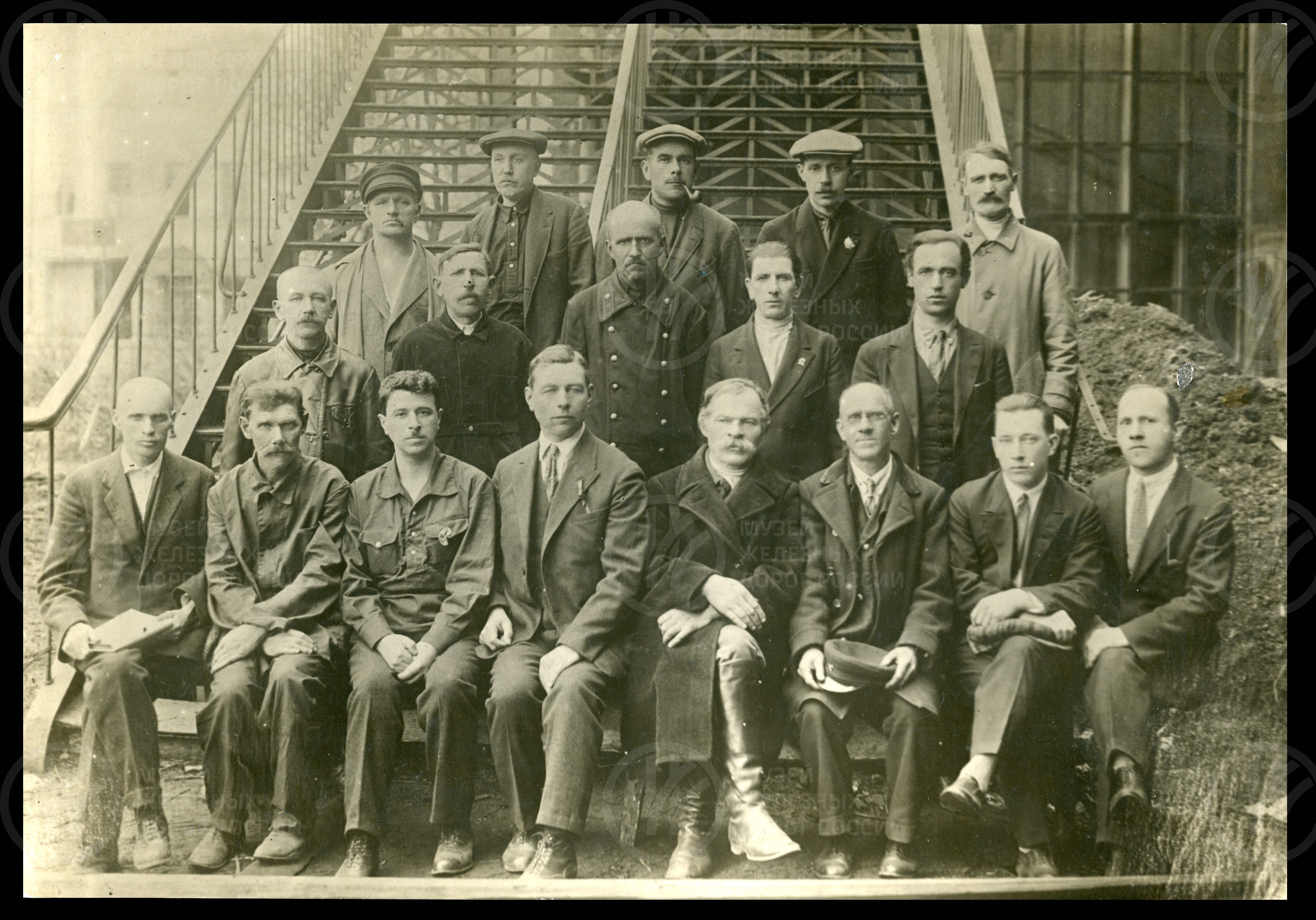 Групповая фотография. 1930-е годы, изображение 1