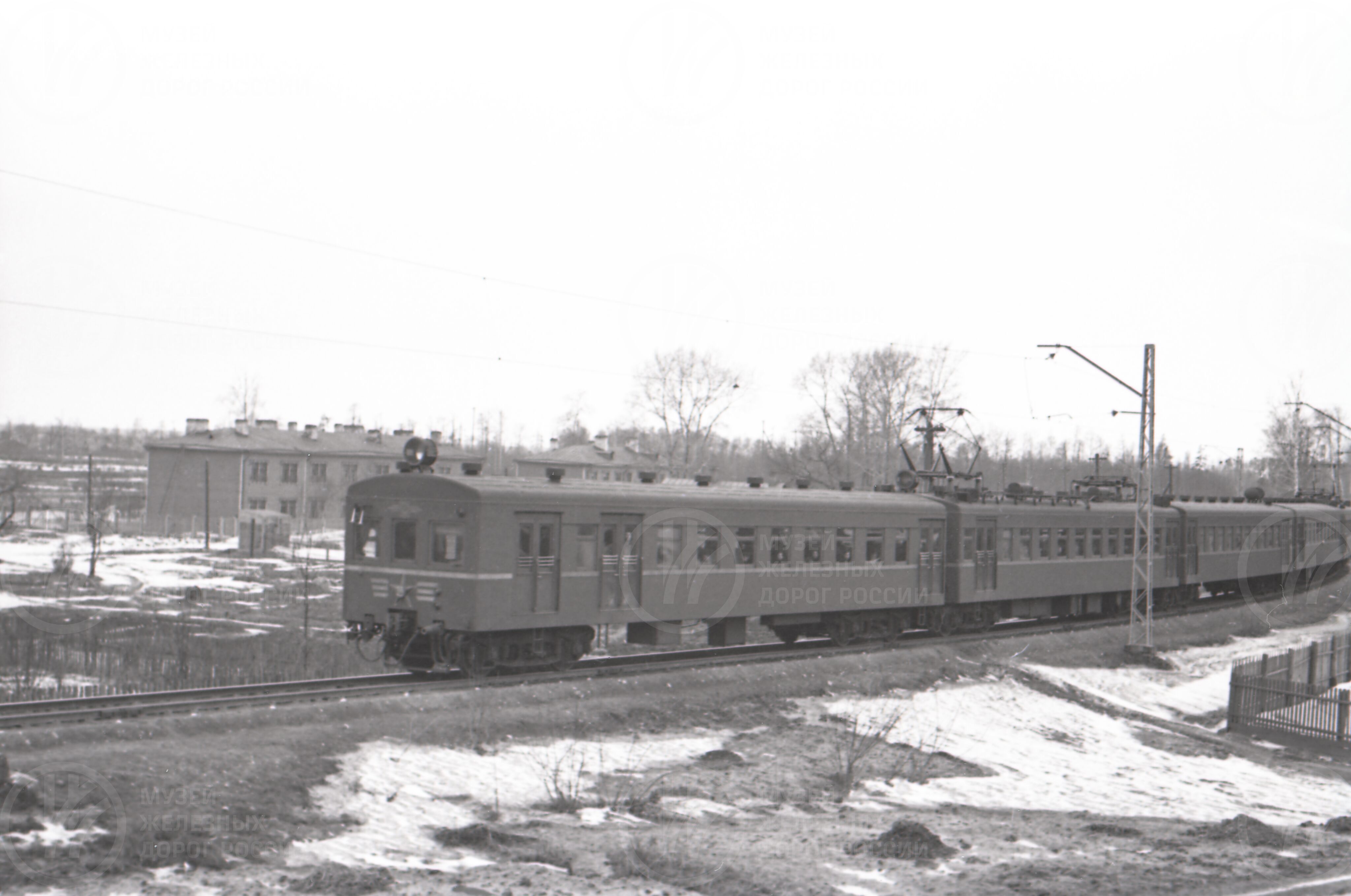 Моторвагонные секции Ср и Ср3 в пути. 1956 г., изображение 1