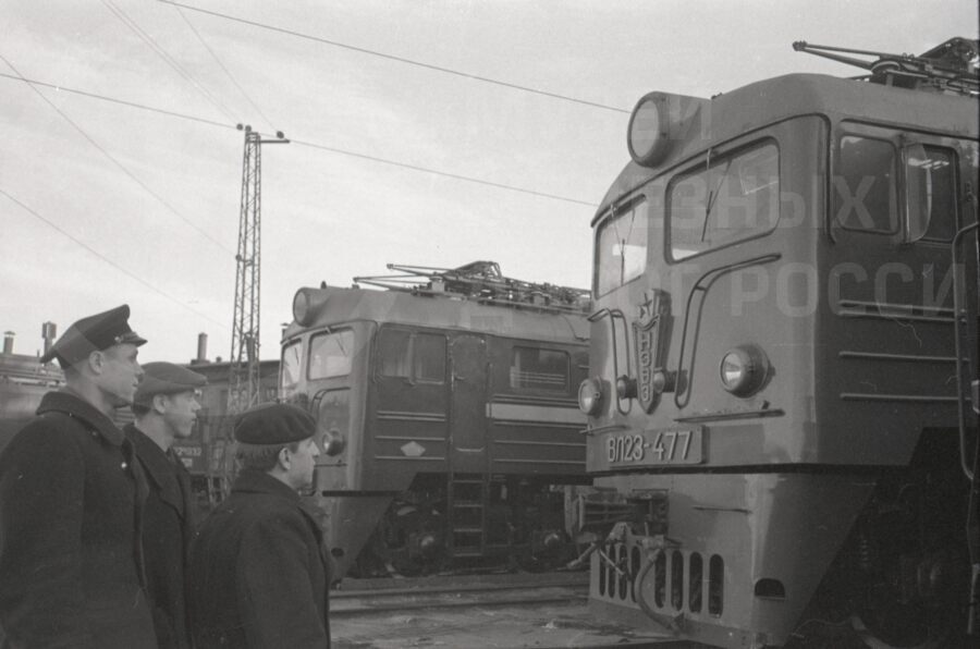 Новые электровозы ВЛ23. 1961 г.