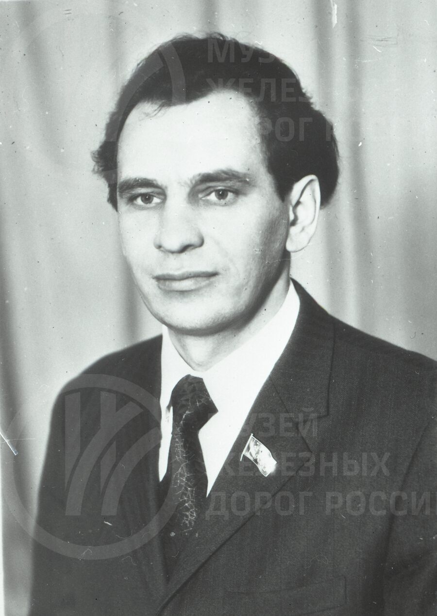 В.Н. Сафронов. Машинист электровоза локомотивного депо Кандалакша