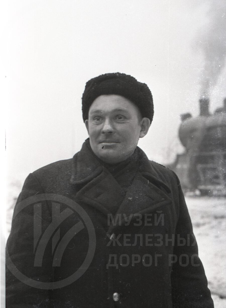 В.А. Шмакалов. Машинист локомотива