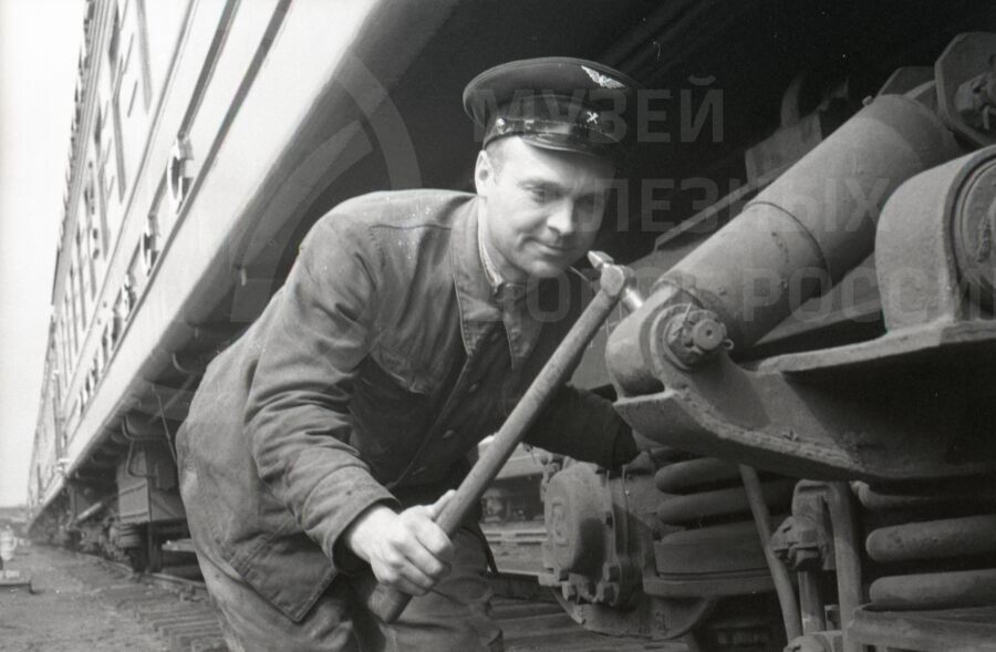 В. Алексеев – старший осмотрщик ВЧД-8