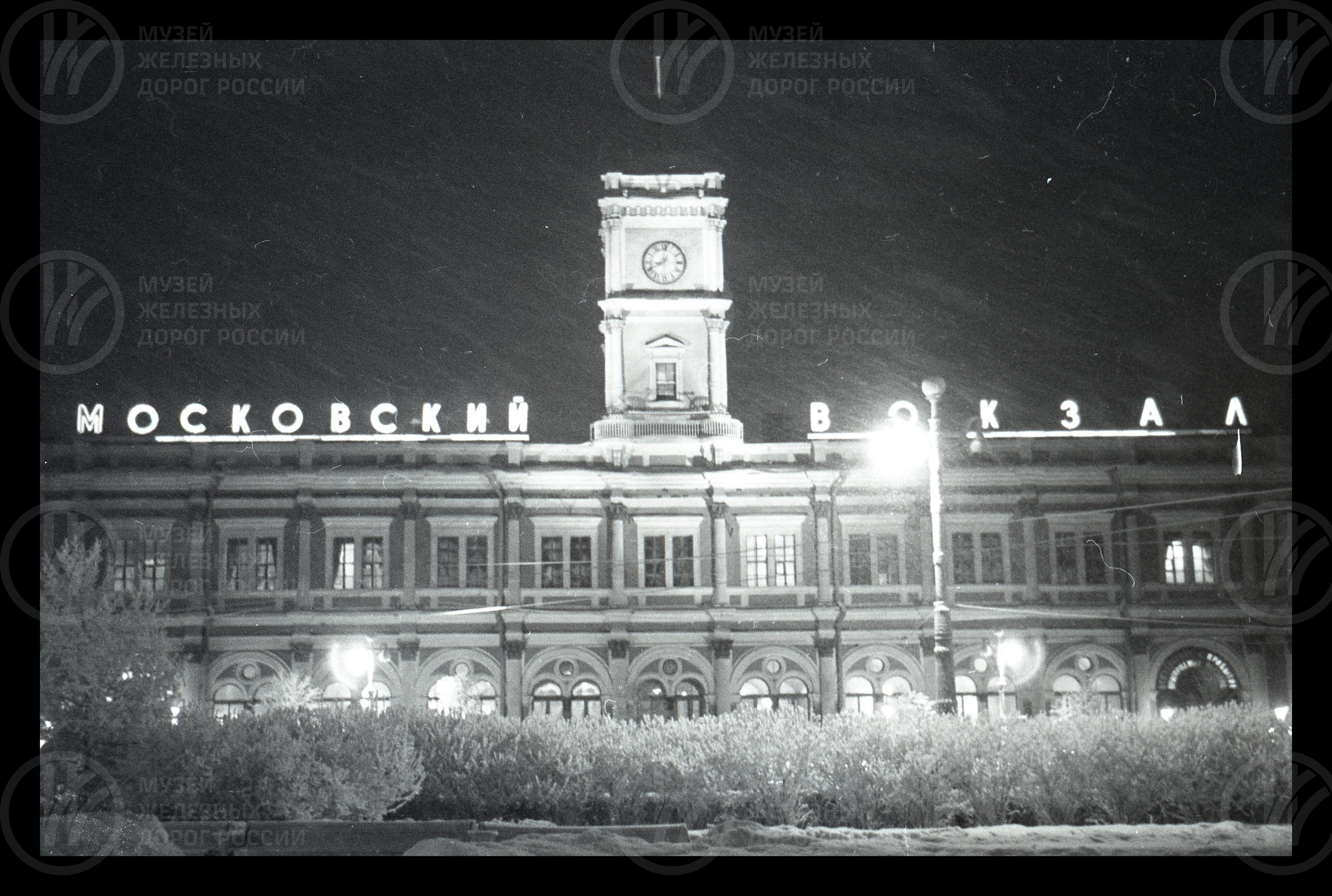 Московский вокзал ночью, image 1