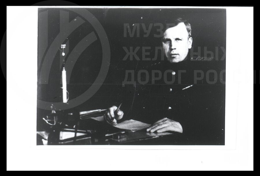 Борис Петрович Гущевский  – заместитель начальника Локомотивного депо станции Кандалакша