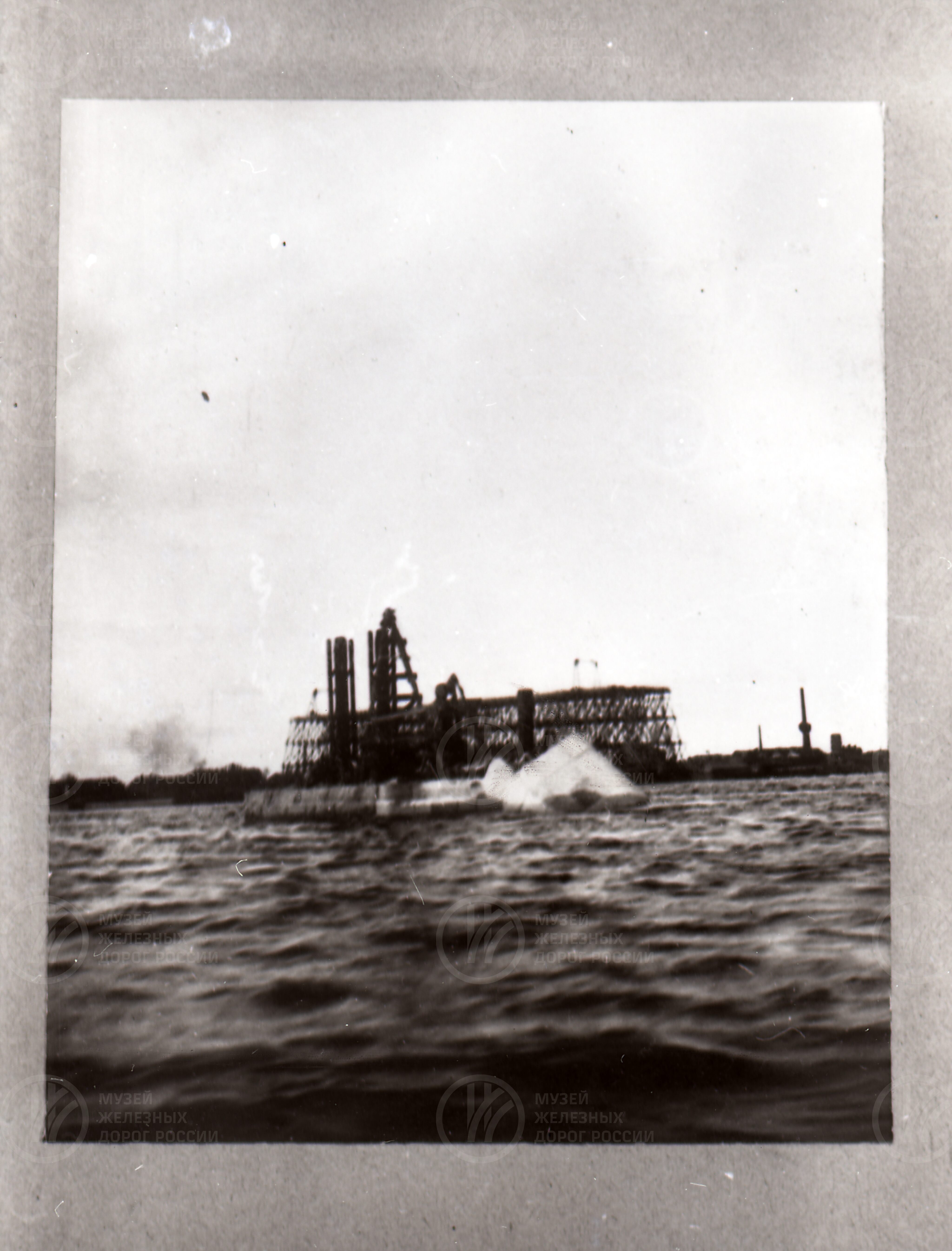 Финляндский железнодорожный мост. Закончено сооружение опоры разводного пролета, 1911 г., изображение 1