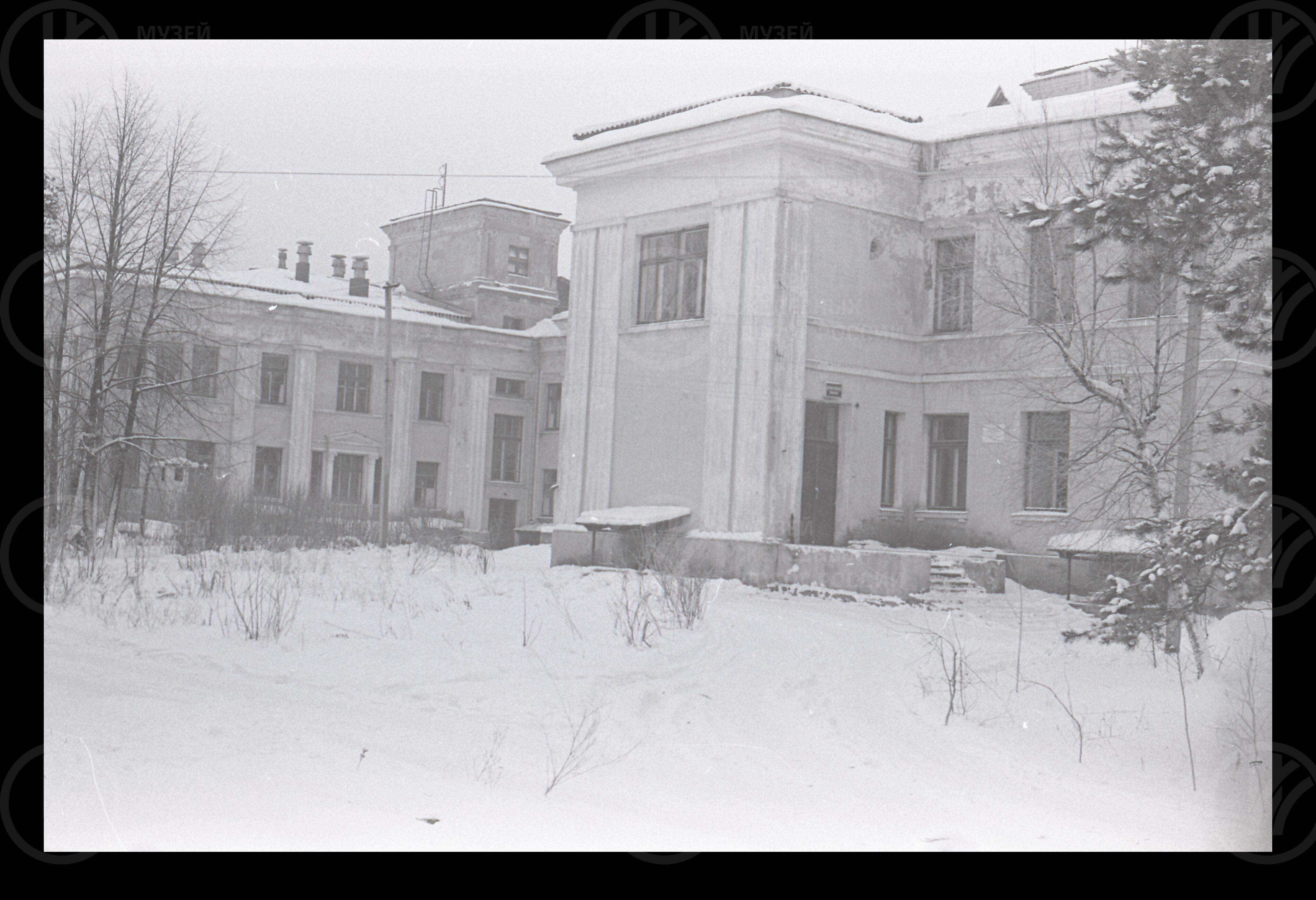 Здание железнодорожной больницы. Станция Хвойная, image 1