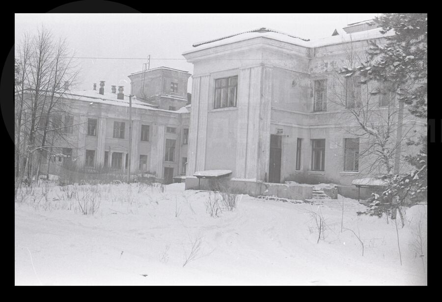Здание железнодорожной больницы. Станция Хвойная