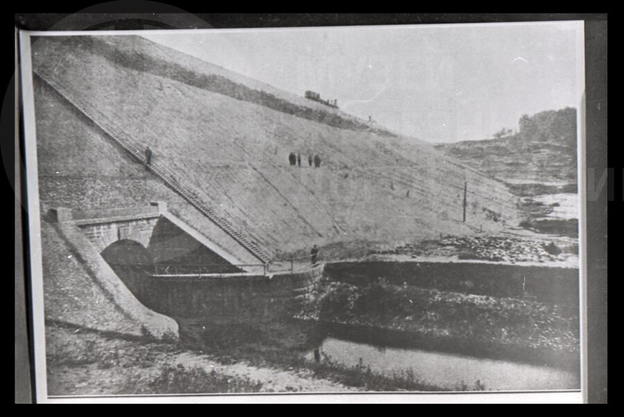 Веребьинская насыпь и мосты через реку Веребья. 1879 г.
