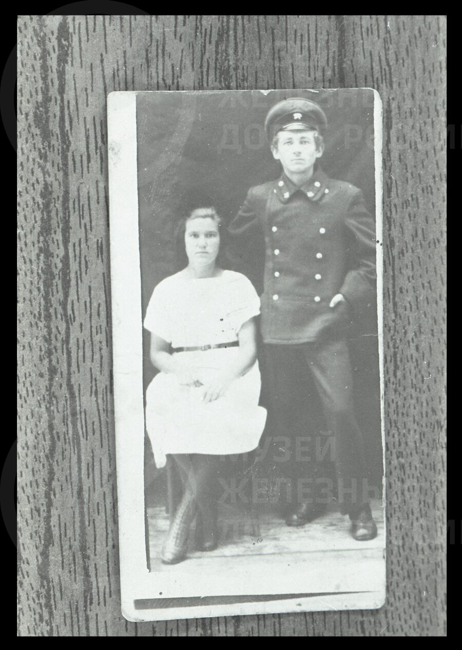 Виктор Иванович Зимин  с сестрой. 1925 г.