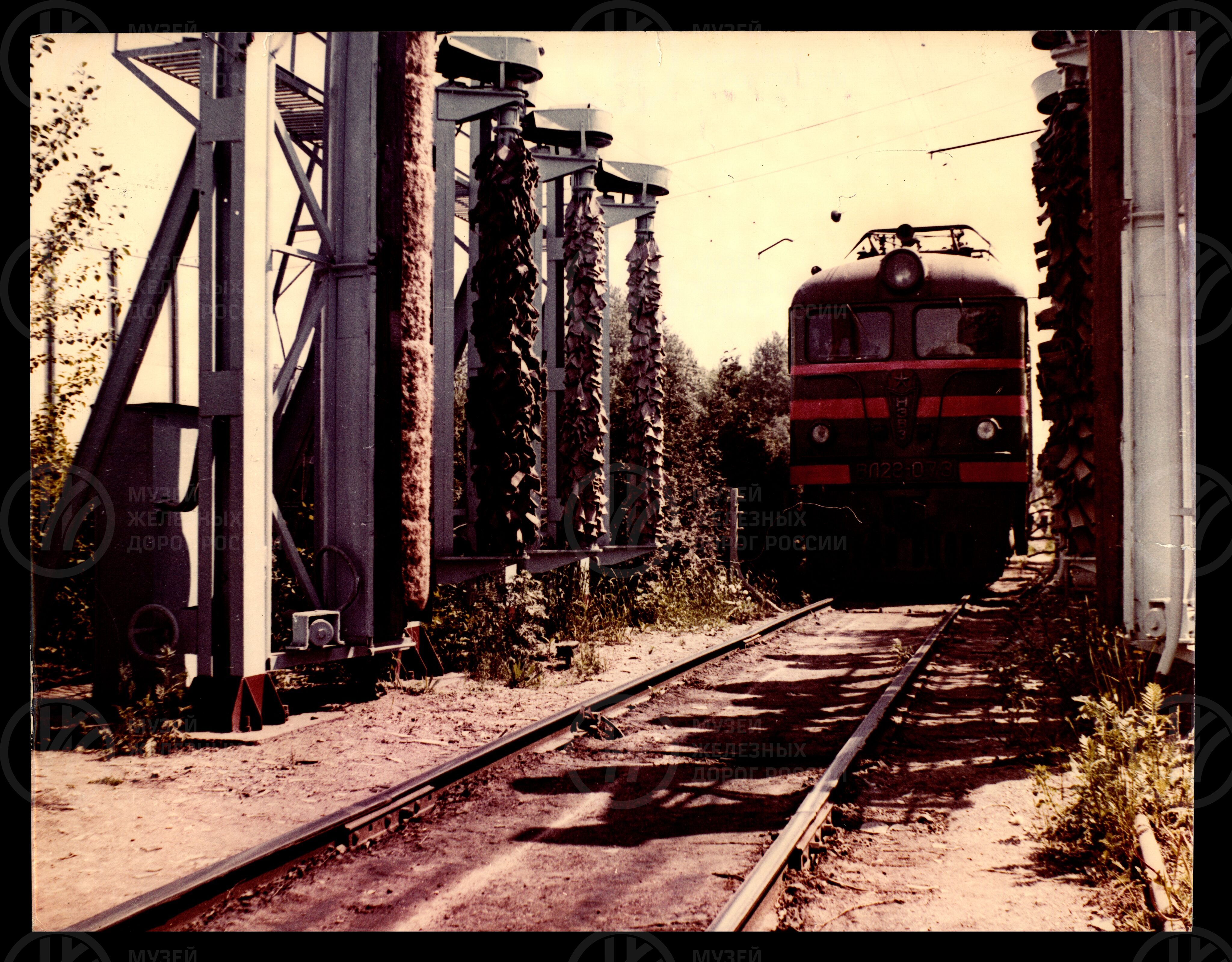 Установка для натирки кузовов электровозов пастой «КП». 1974 г., изображение 1