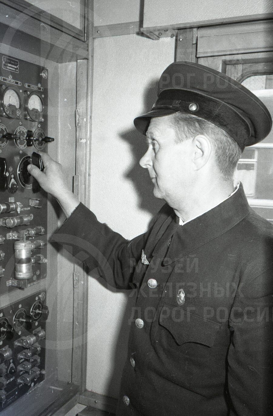 Ф. Петров. Проводник скоростного экспресса