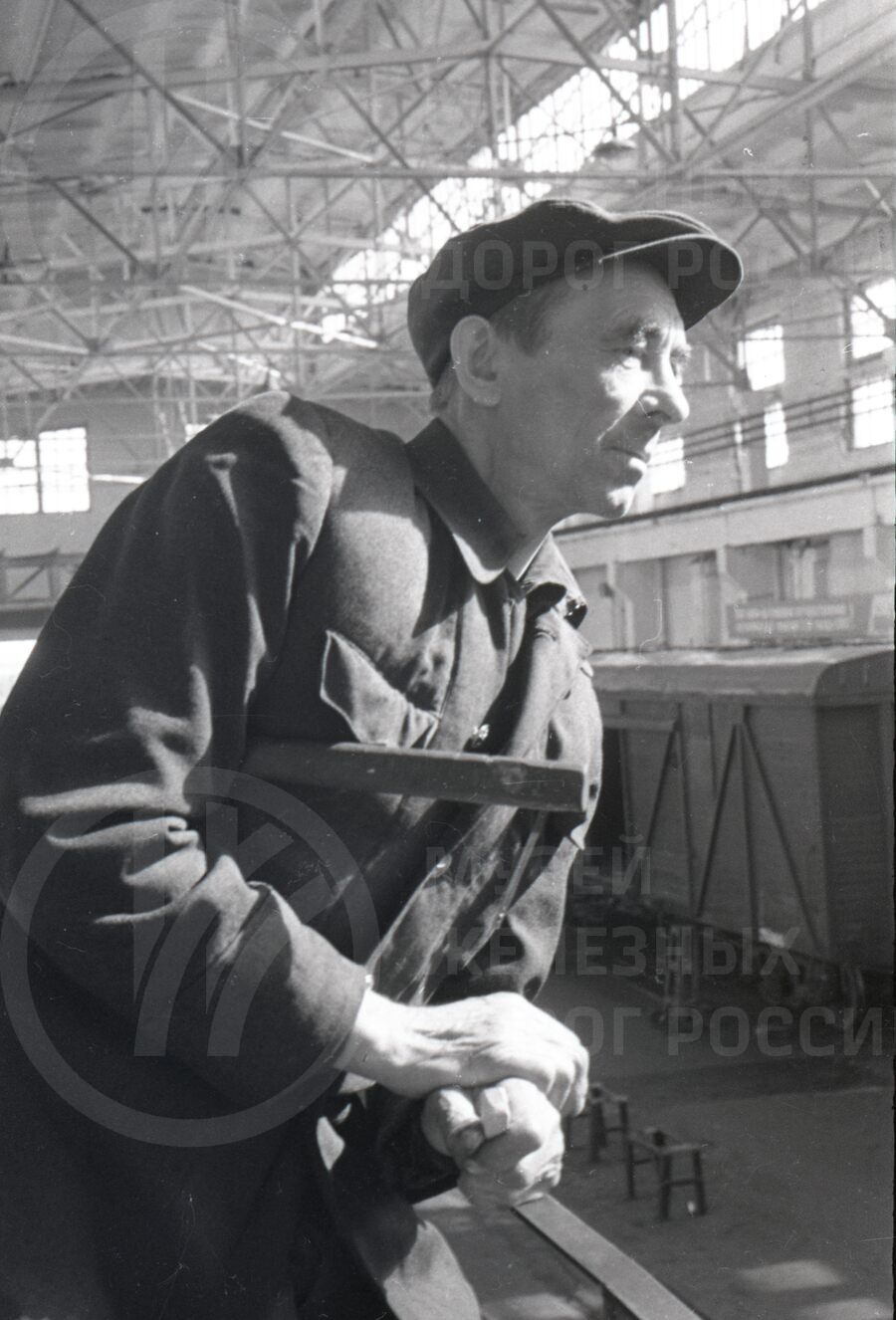Н.М. Тихомиров. Бригадир сборочного цеха