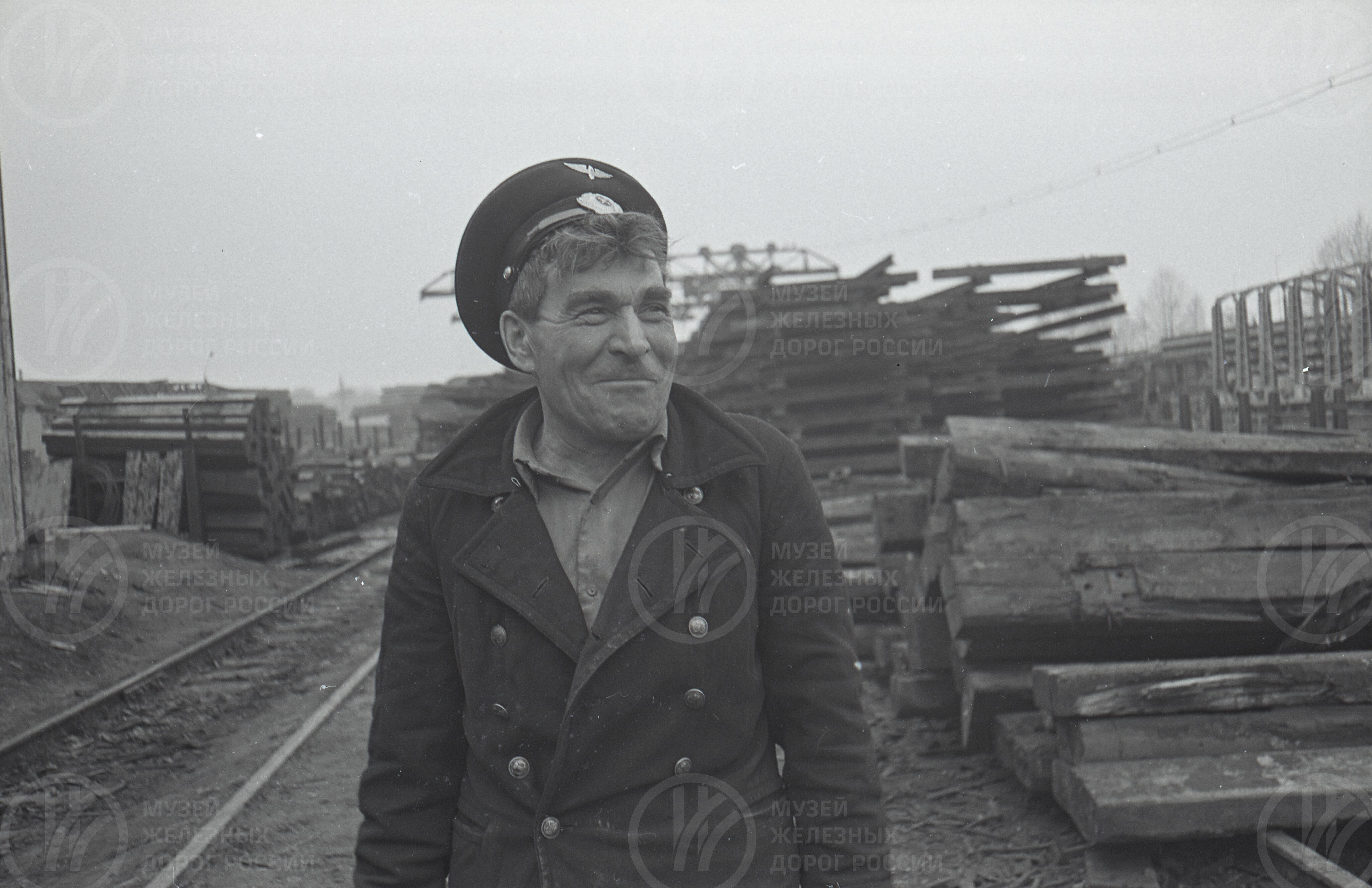 Петр Федорович Хазов. Бригадир пути ПМС-75. Станция Гатчина, image 1