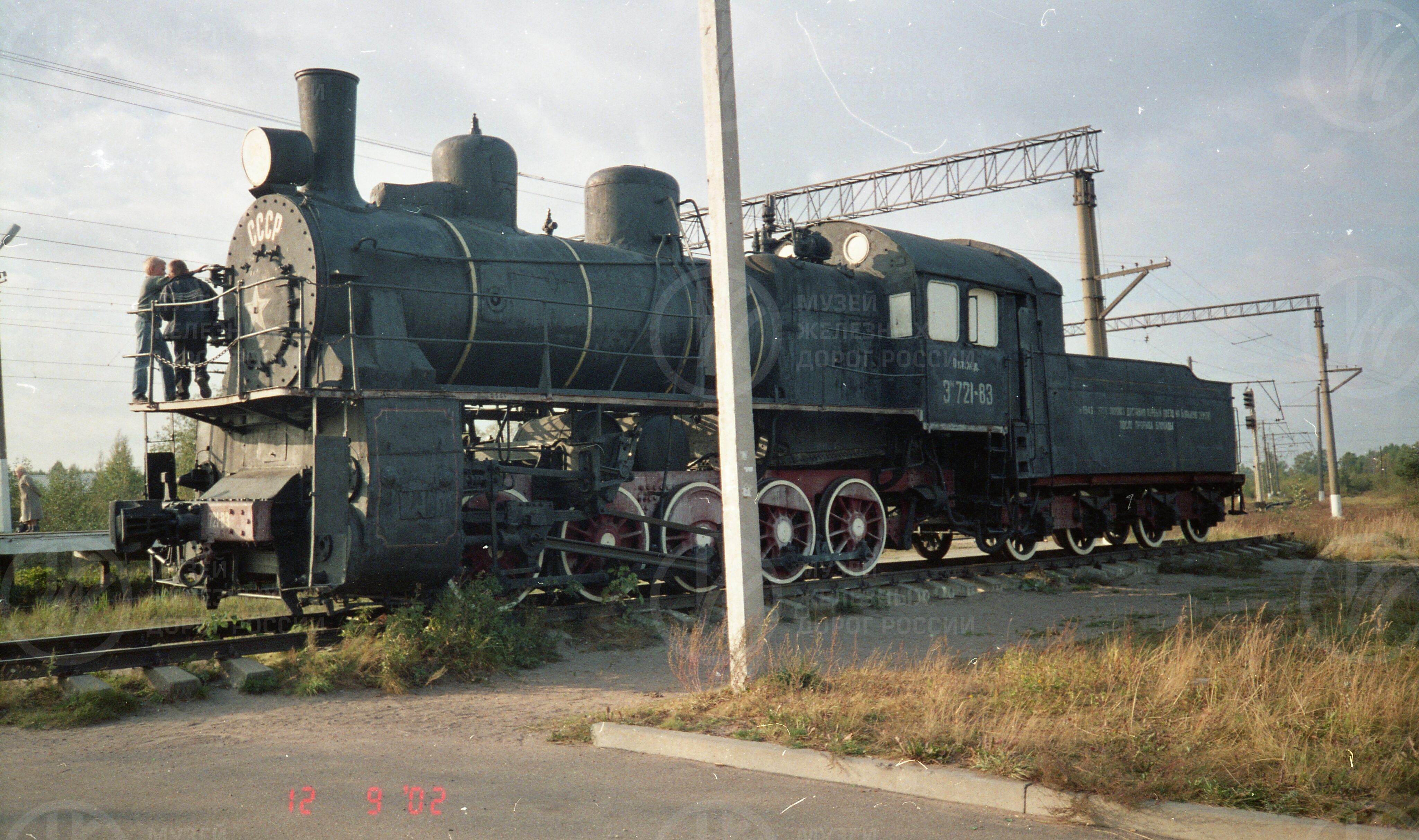 Паровоз-памятник Эм721-83. Станции Петрокрепость, изображение 2