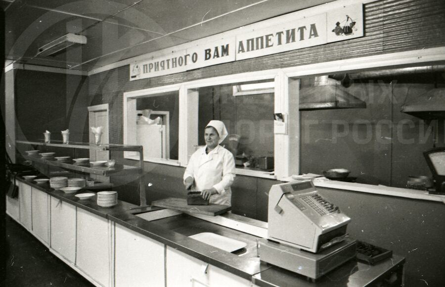 Совхозная столовая «Ленинская Искра». Ленинградская область. 1986–1987 гг.