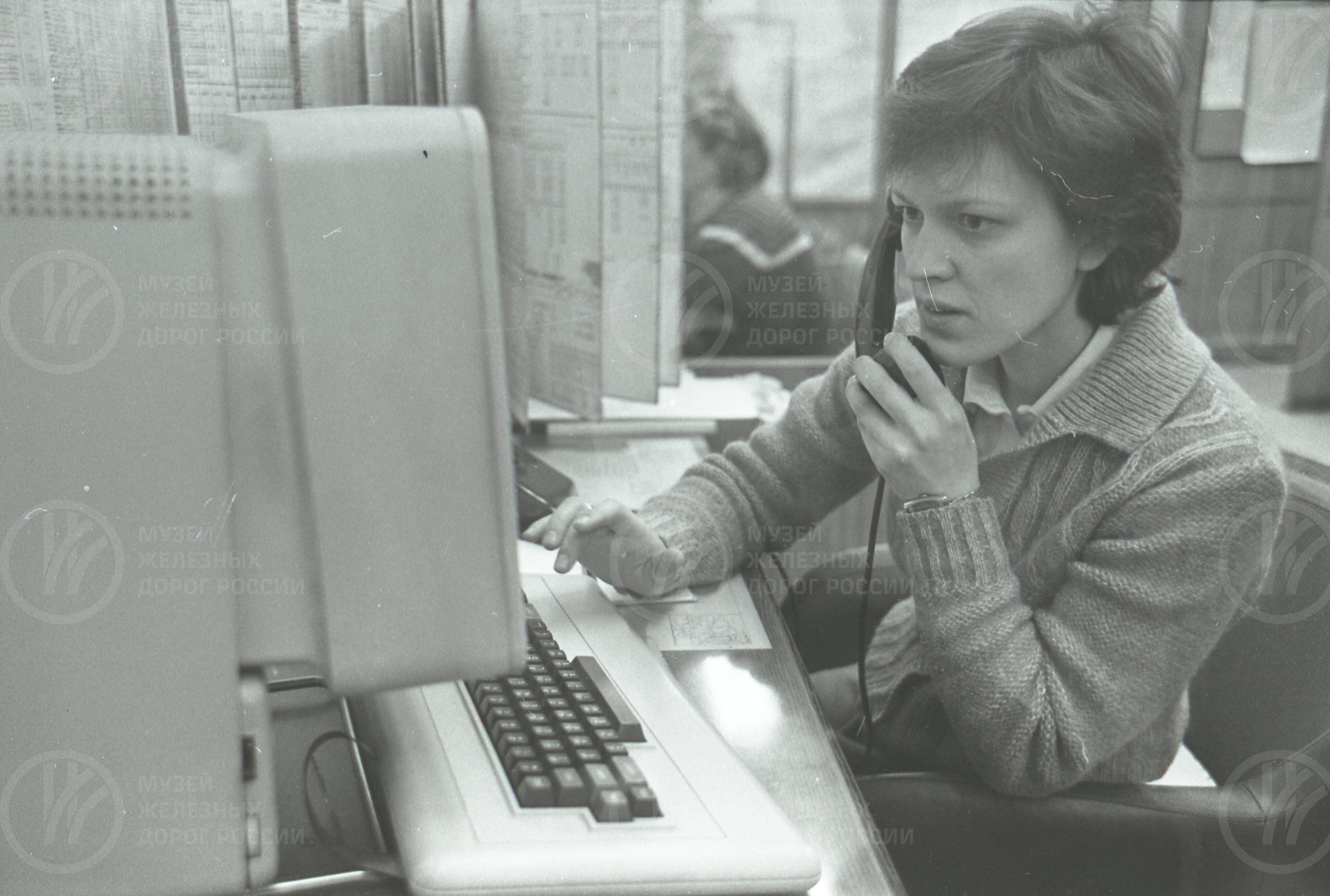 Рабочее место телефонистки. Город Ленинград. 1986–1987 гг., image 1
