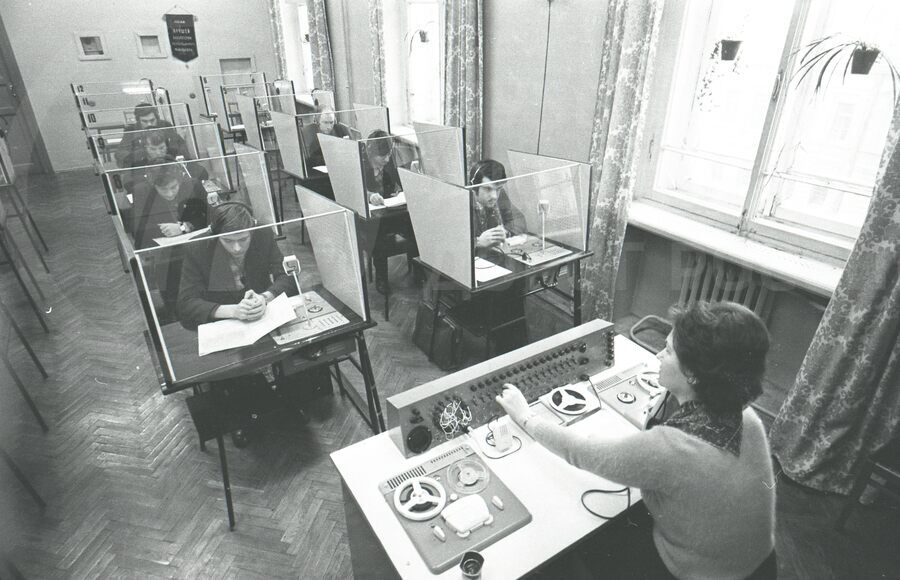 Лингафонный кабинет. ЛИИЖТ. 1986–1987 гг.