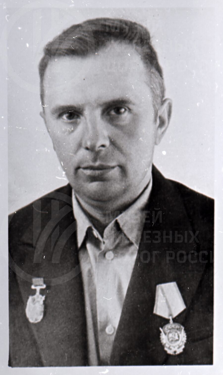 Валентин Васильевич Семенов. Машинист паровоза депо станции Дно