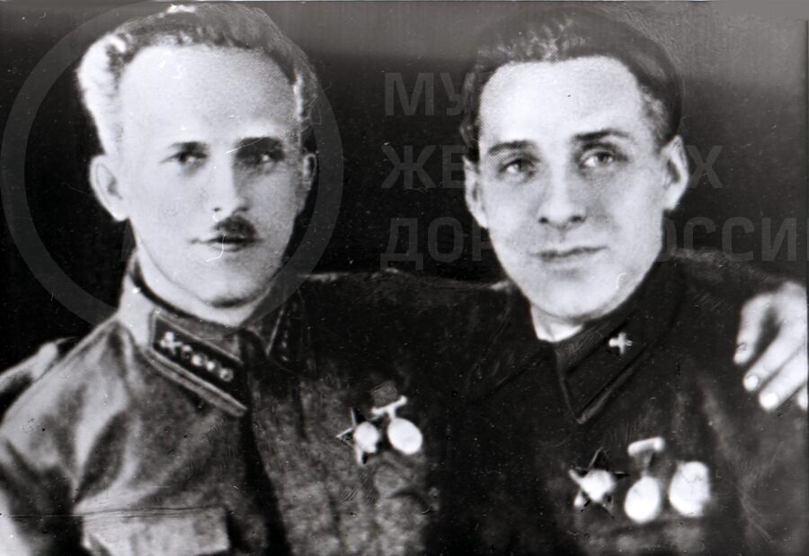 В.А. Чежин и Д.И. Васильев. Строители высоководного моста через Неву, дороги Шлиссельбург – Поляны