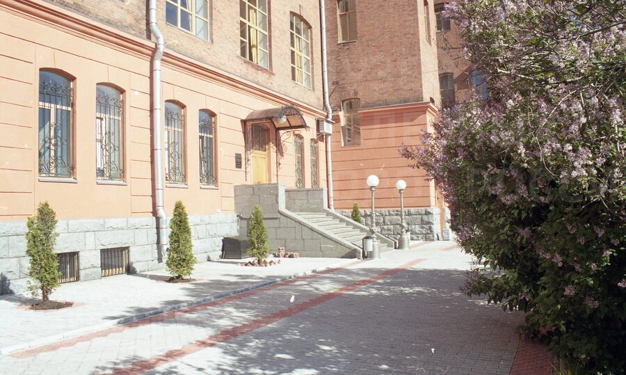 ДЦНТИ. Вход в здание