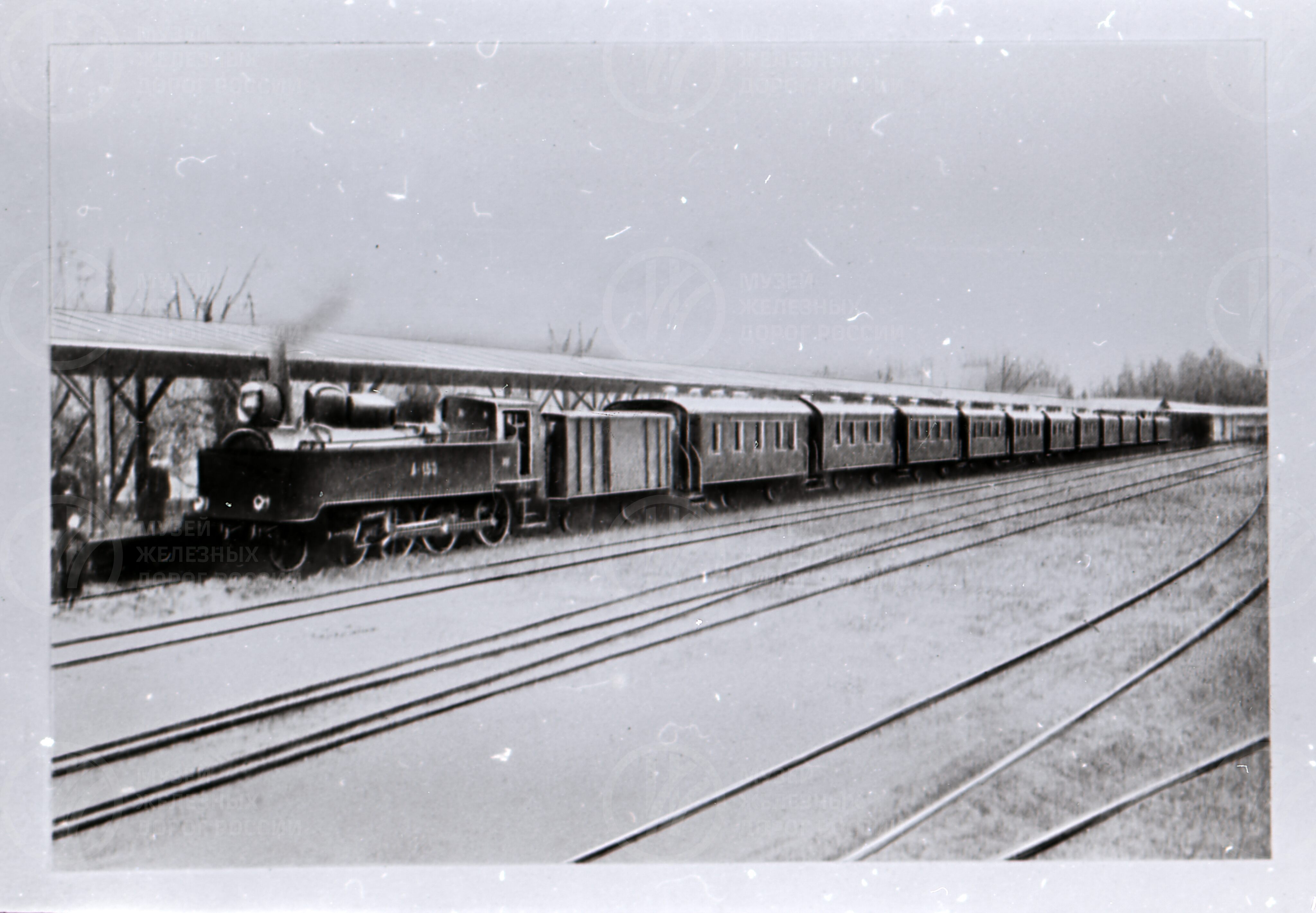 Поезд у перрона. Станция Павловск I. 1912 г., image 1