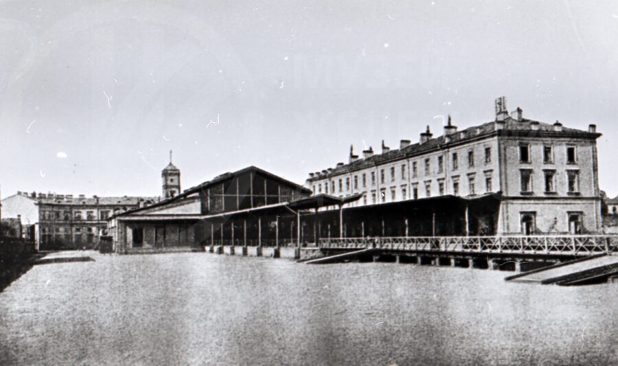 Общий вид пассажирского здания. Станция Санкт-Петербург. 1893 г.