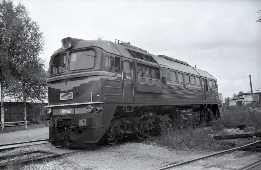 Тепловоз М62-1671 в депо. Станция Хвойная