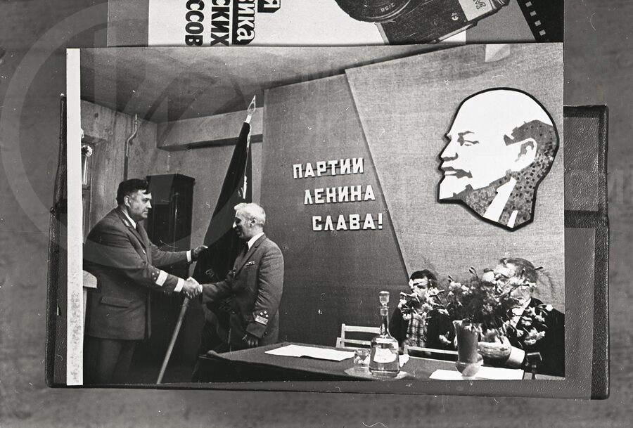 Вручение Красного Знамени коллективу ТЧ-9