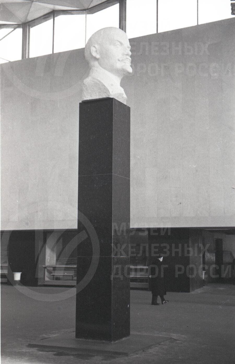 Памятник В.И. Ленину. Московский вокзал