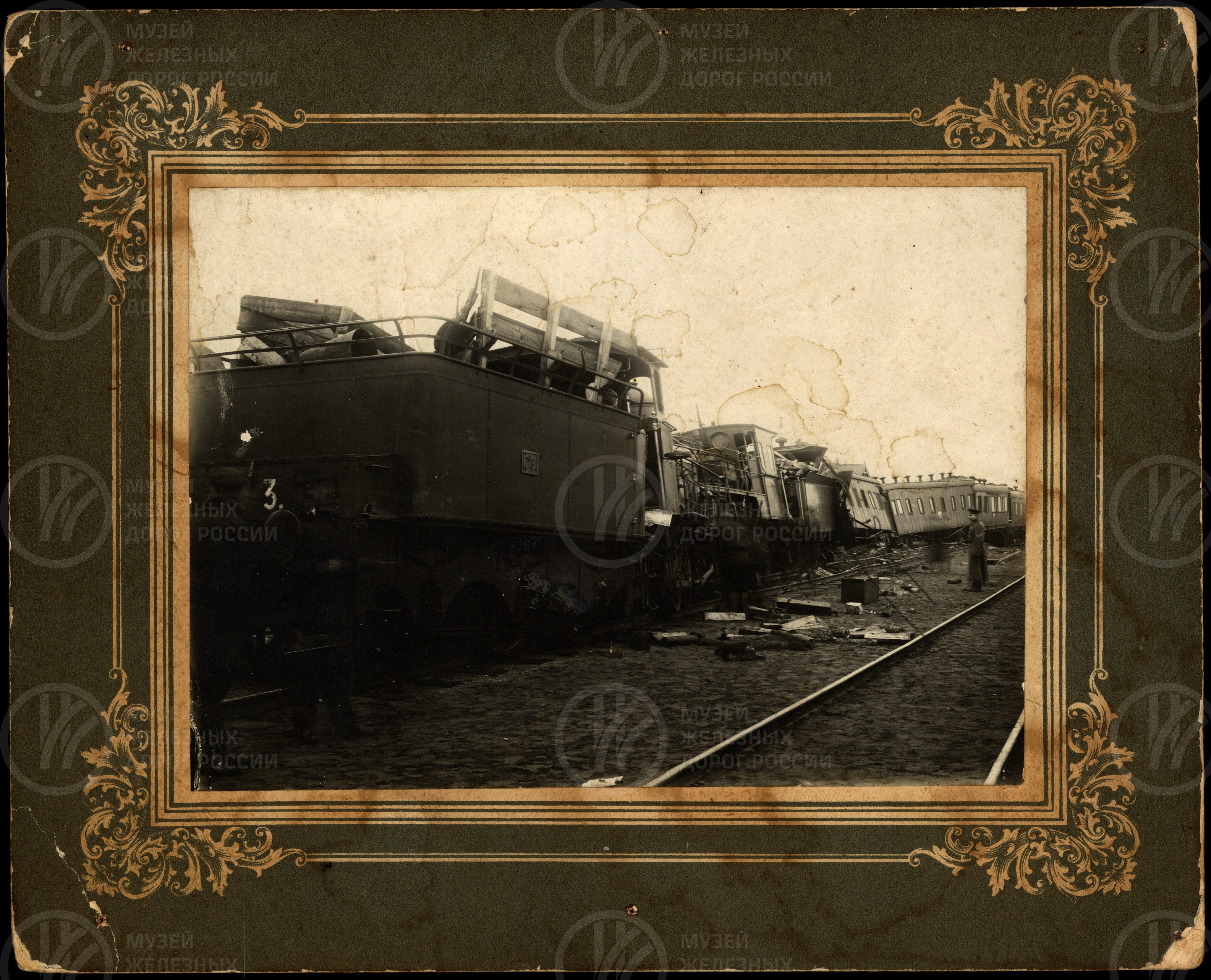 Фотография крушения пассажирского поезда и товарного паровоза Гб-3, изображение 1