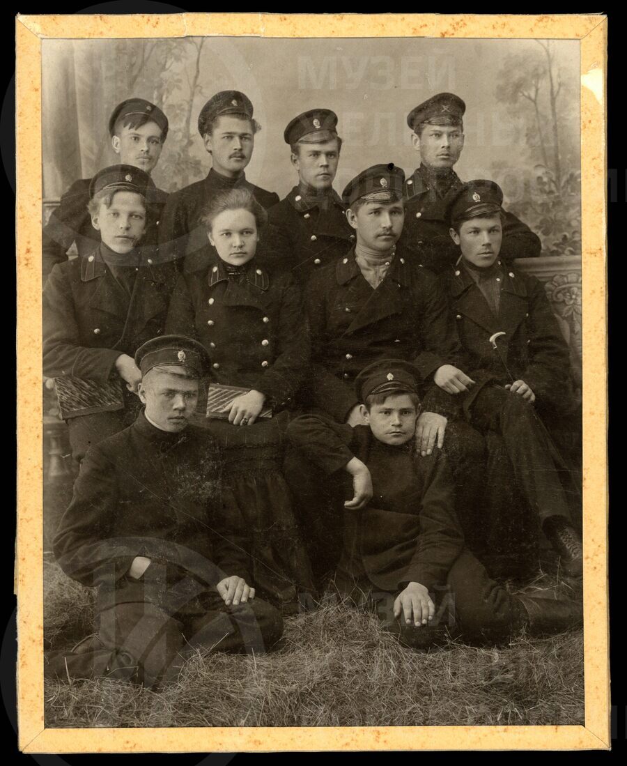 Группа учеников телеграфистов. 1908 г.