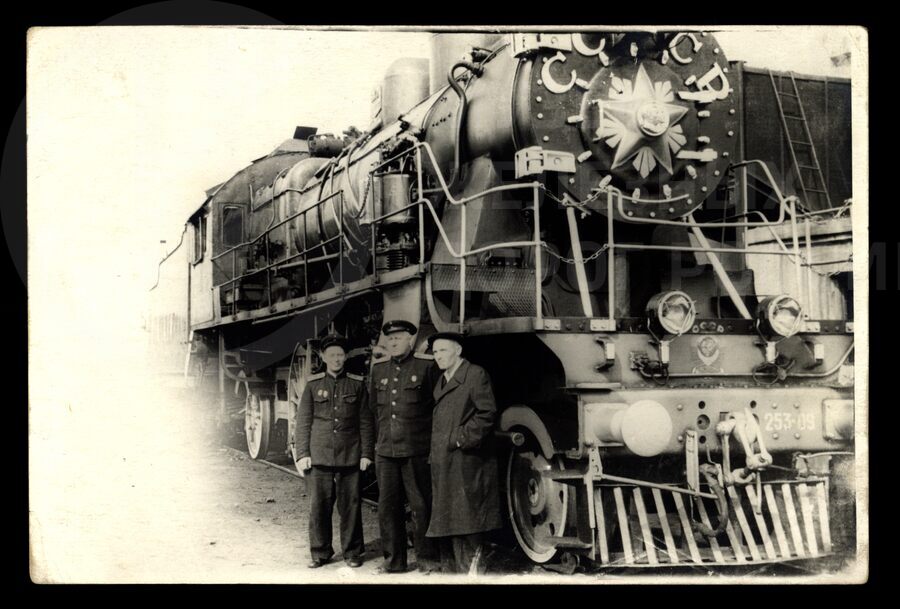 А.Д. Ландстрем – машинист-инструктор. 1950-е годы