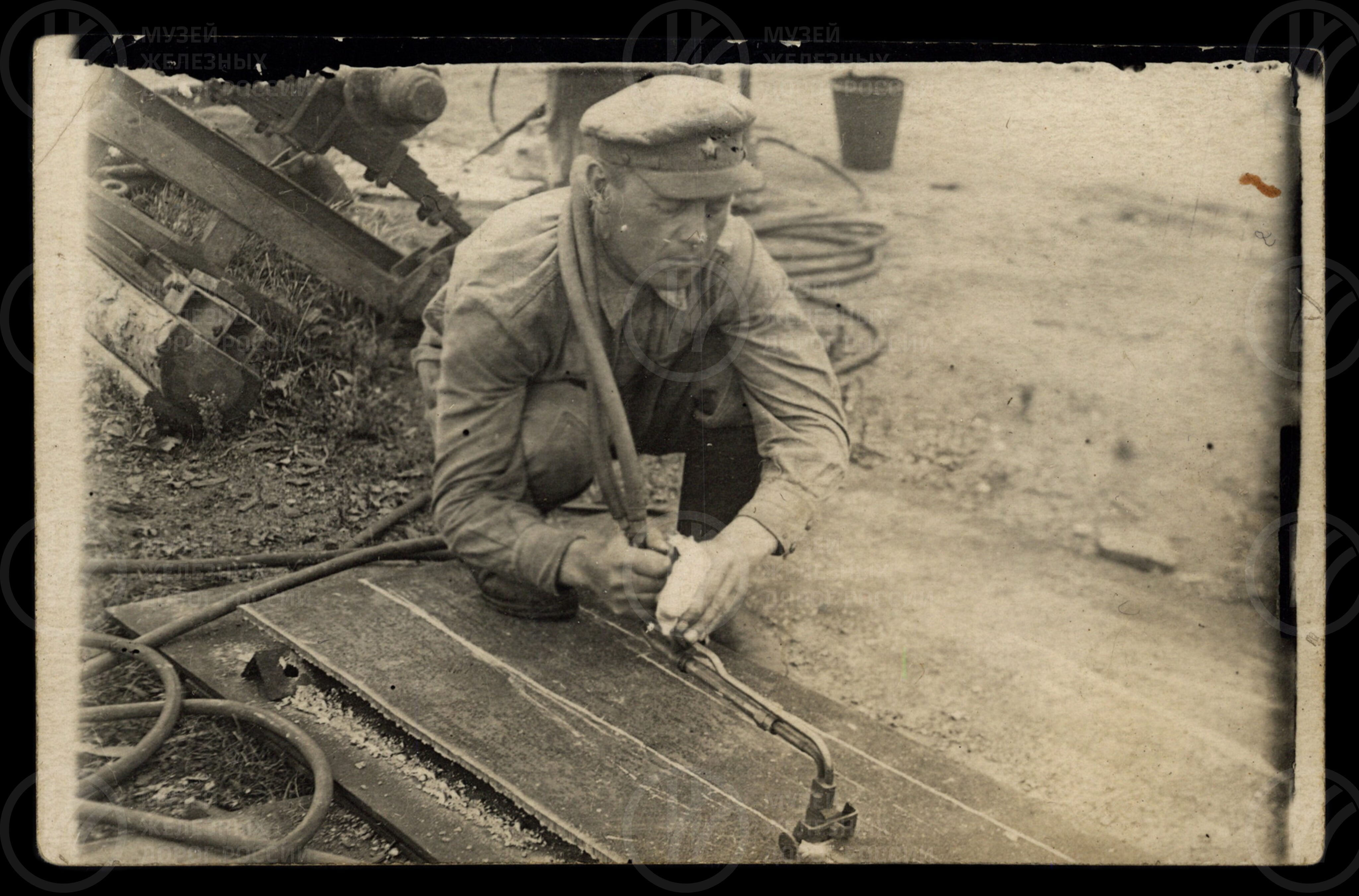 С.В. Орлов – мастер ГОРЭМ-10. 1942 г., изображение 1