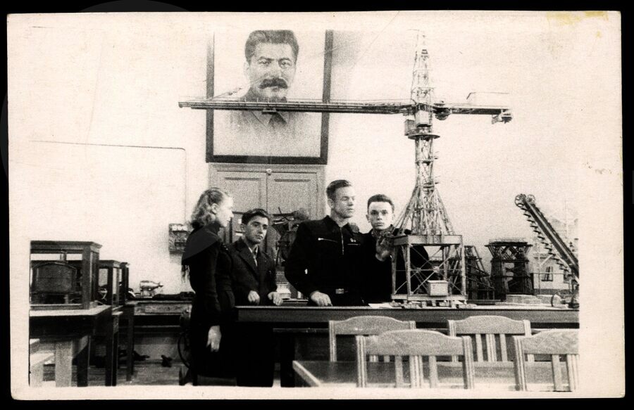 Механический факультет ЛИИЖТ. 1953 г.