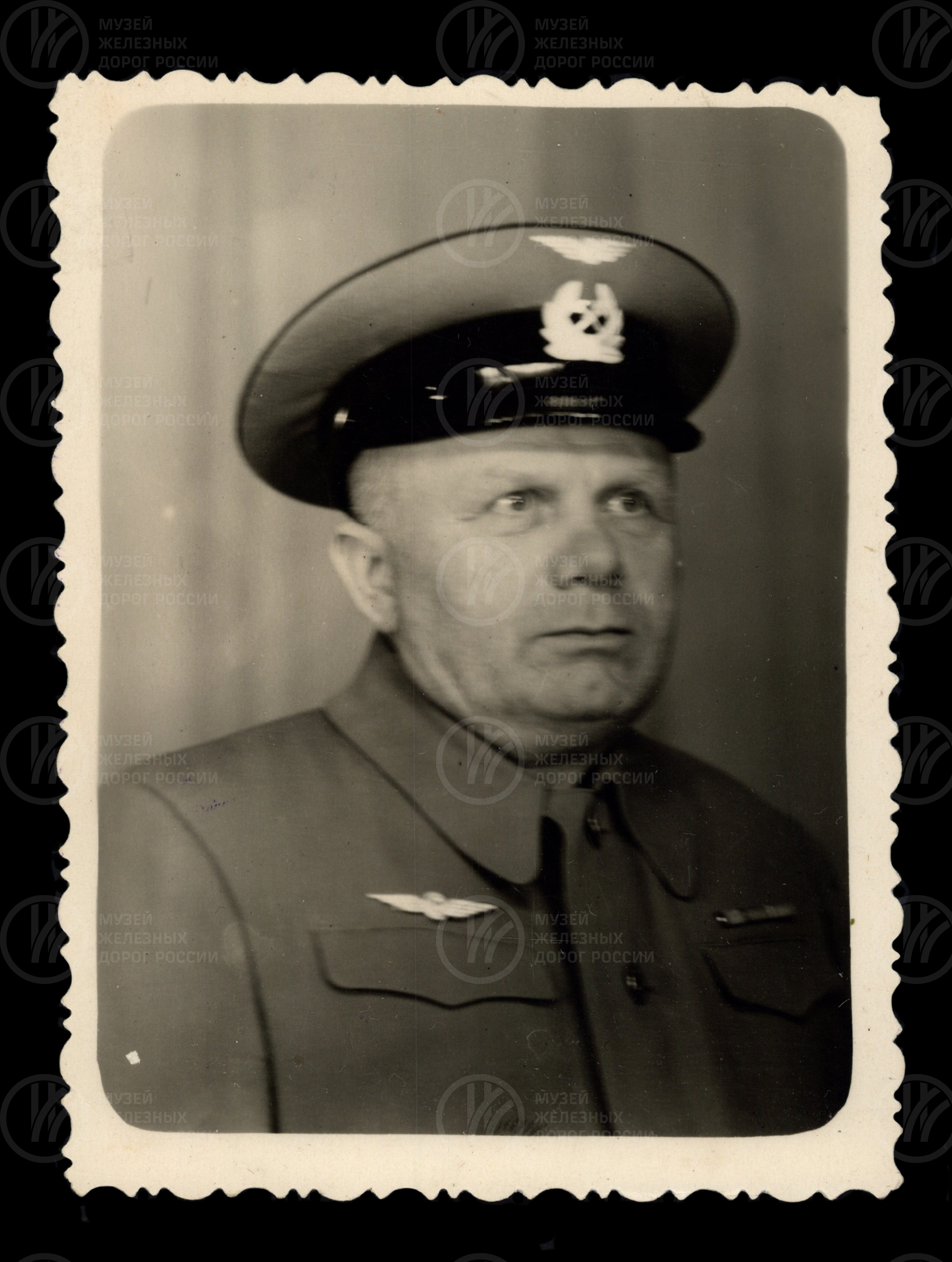 И.А. Михайлов – связист, работник отдел кадров станции Хвойная. 1943–1970 гг., изображение 1