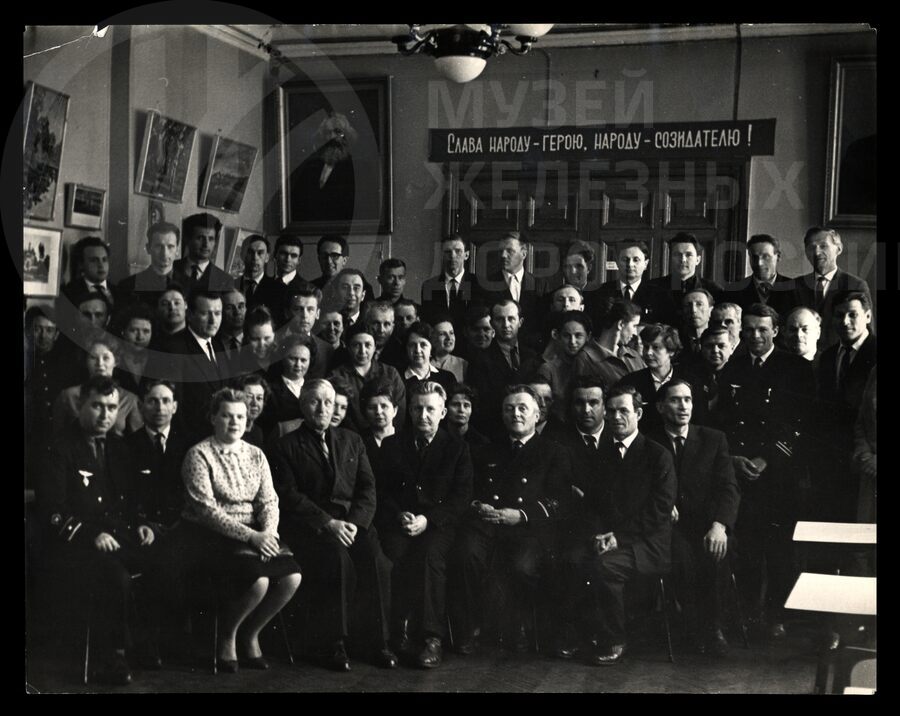 Работники службы электрификации Октябрьской железной дороги. 1963–1964 гг.