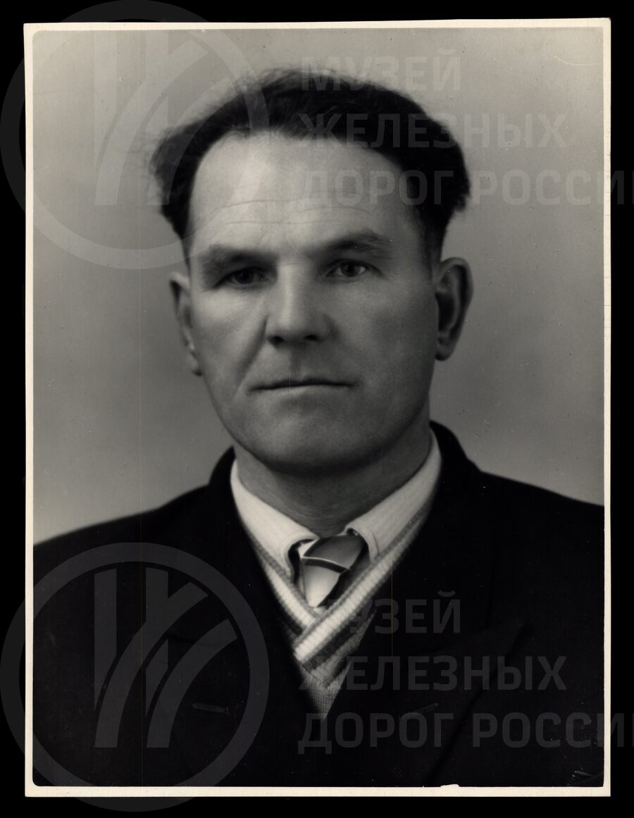 Александр Алексеевич Толеников – начальник Кольской дистанции контактной сети. 1960-е годы