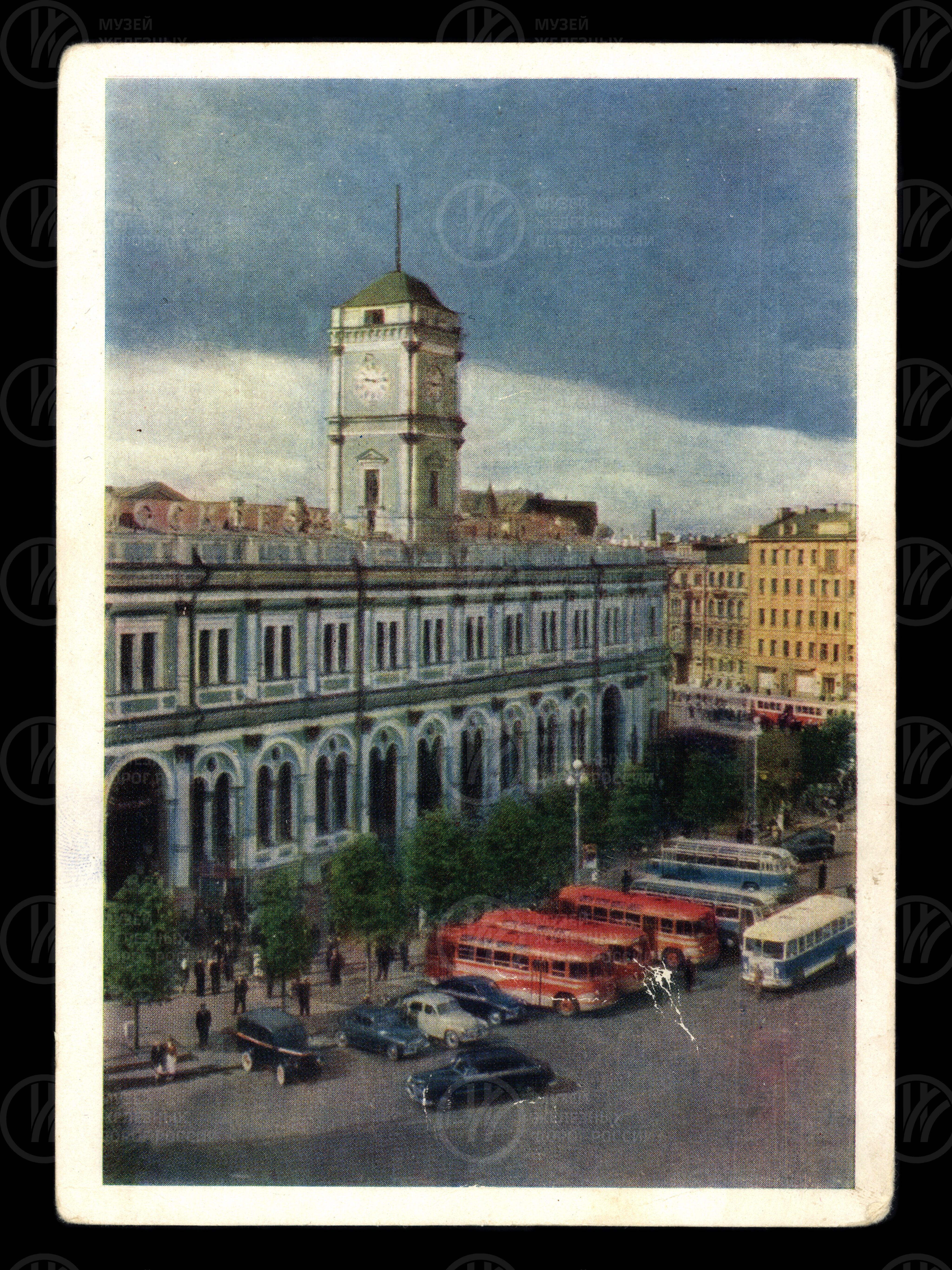 У Московского вокзала. Город Ленинград. 1960 г., изображение 1
