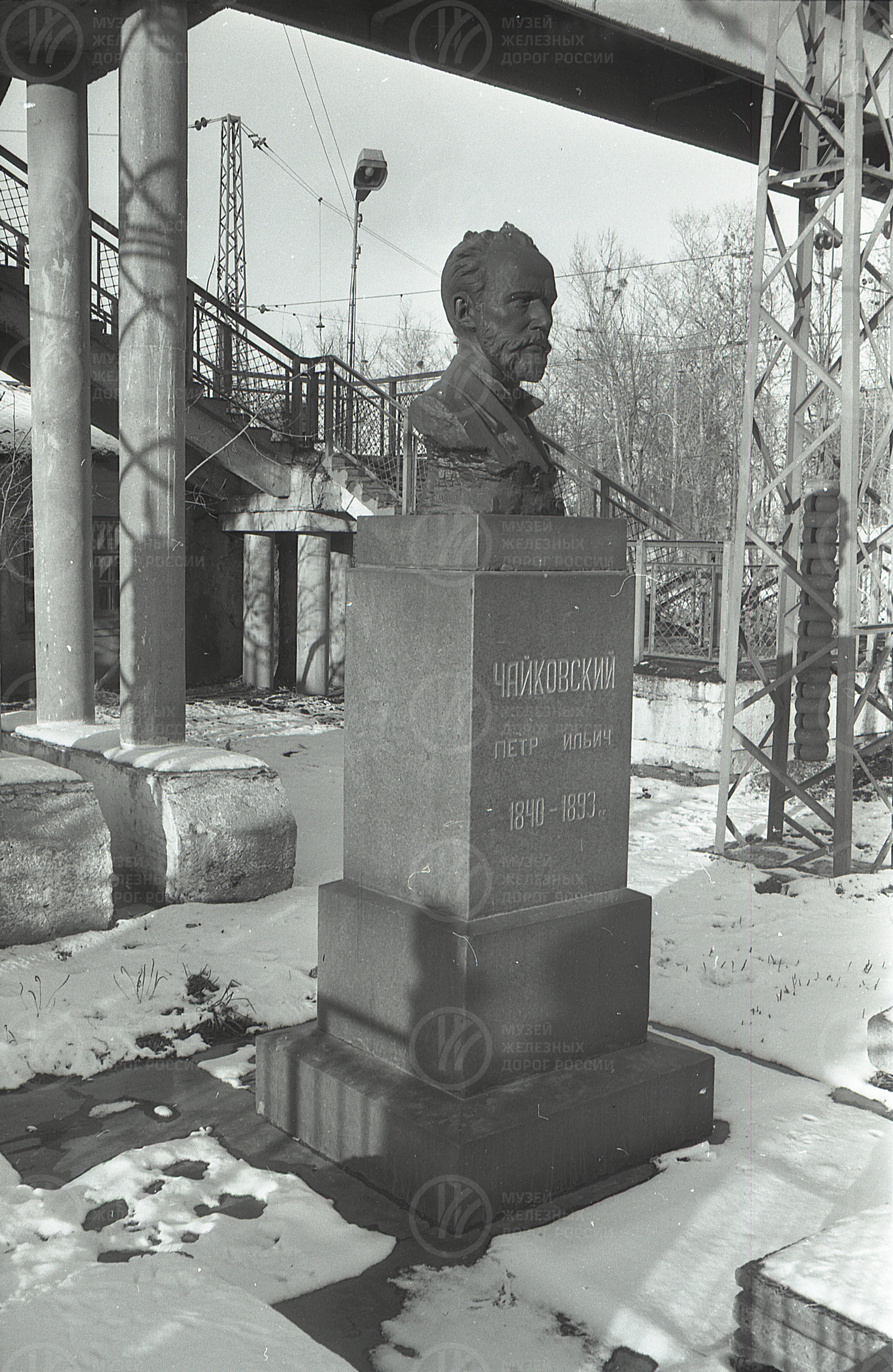 Памятник-бюст П.И. Чайковского. Станция Клин, image 1